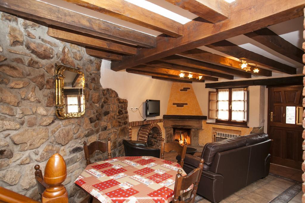 El Cabanon De Pimiango Guest House Rom bilde