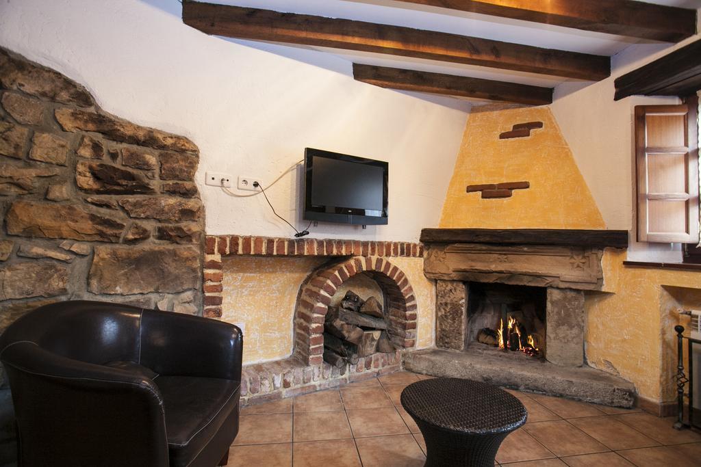 El Cabanon De Pimiango Guest House Rom bilde
