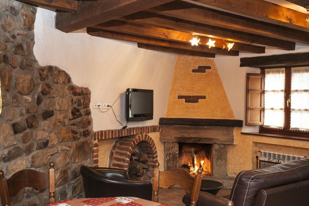 El Cabanon De Pimiango Guest House Rom bilde