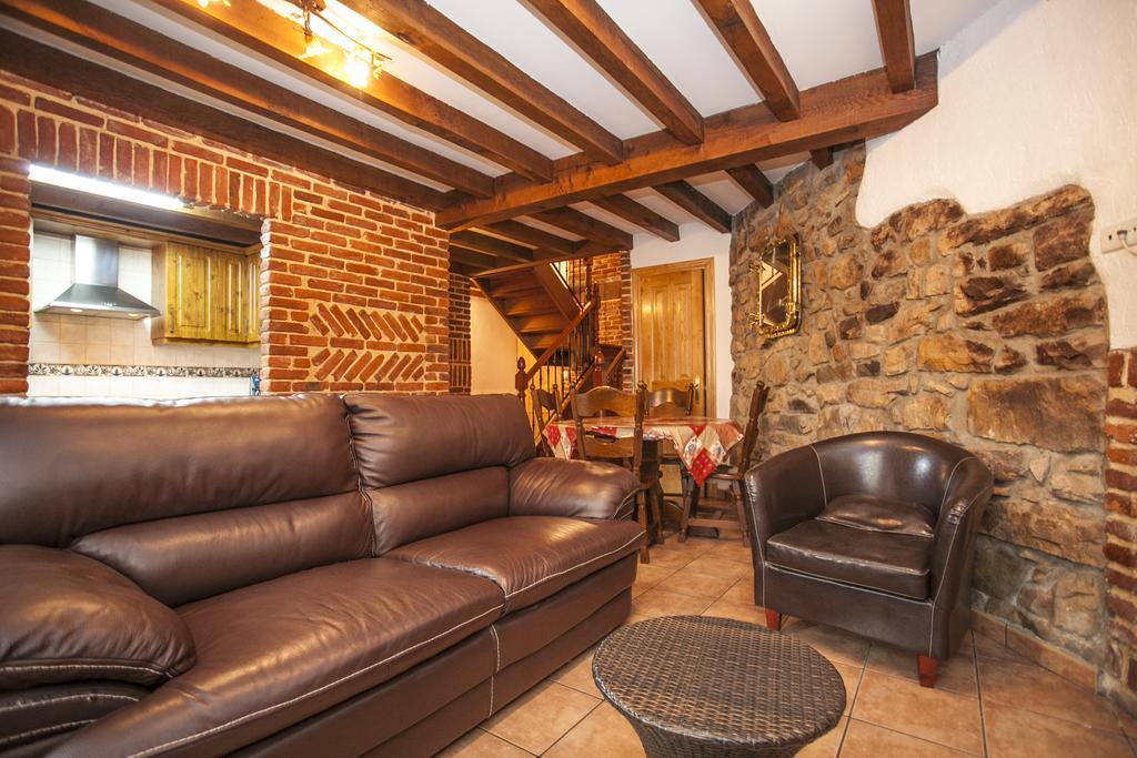 El Cabanon De Pimiango Guest House Rom bilde
