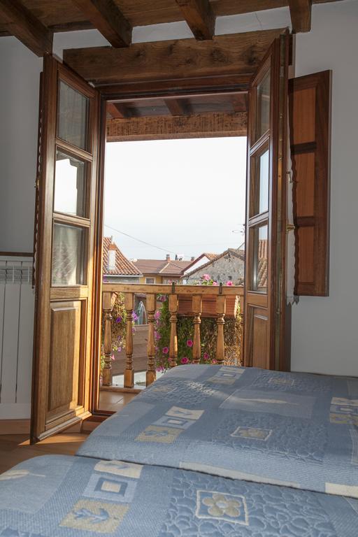 El Cabanon De Pimiango Guest House Rom bilde