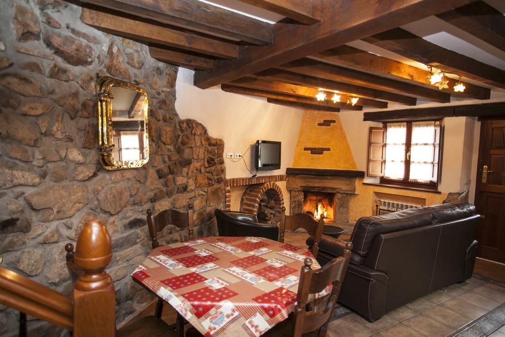 El Cabanon De Pimiango Guest House Rom bilde