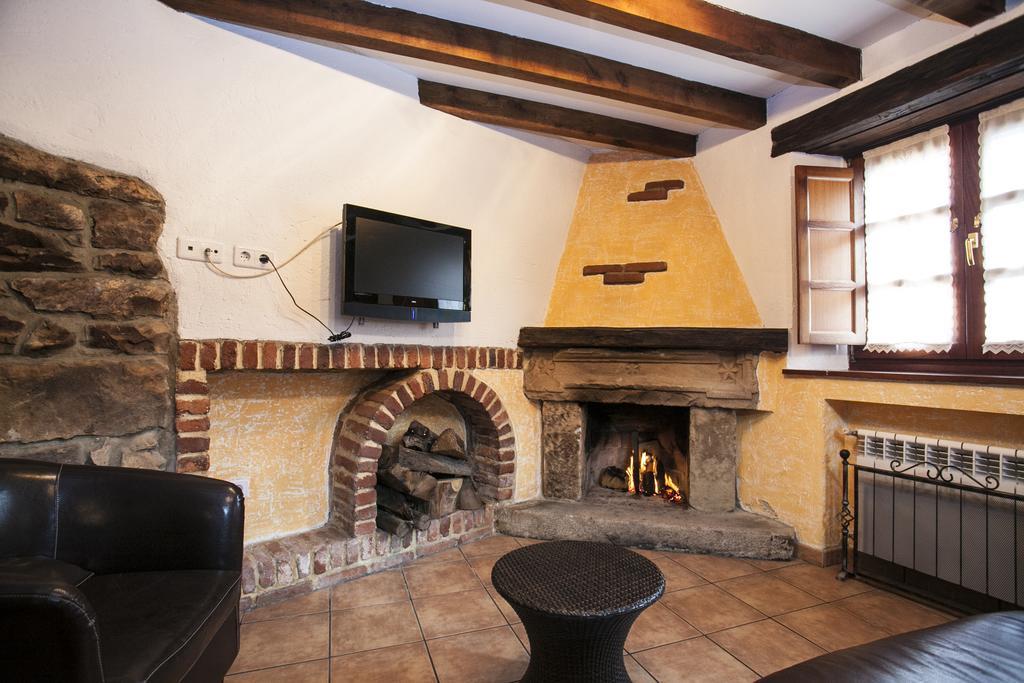 El Cabanon De Pimiango Guest House Rom bilde