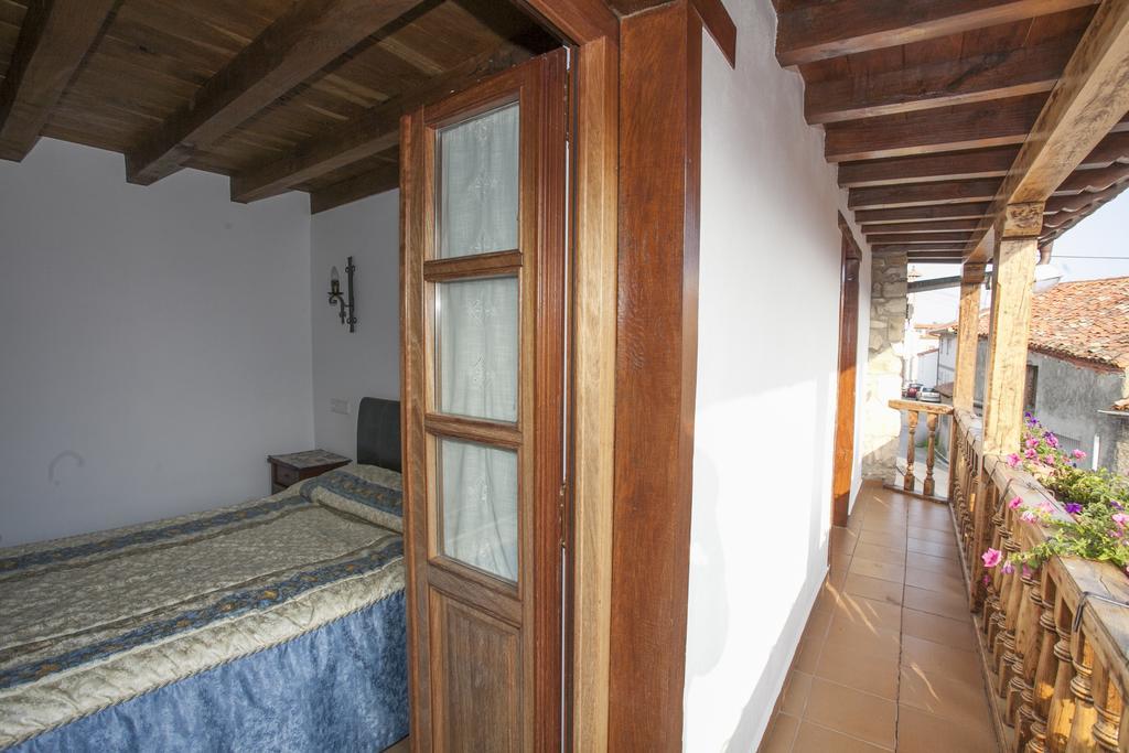 El Cabanon De Pimiango Guest House Rom bilde