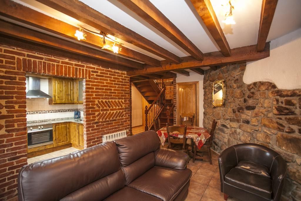 El Cabanon De Pimiango Guest House Rom bilde